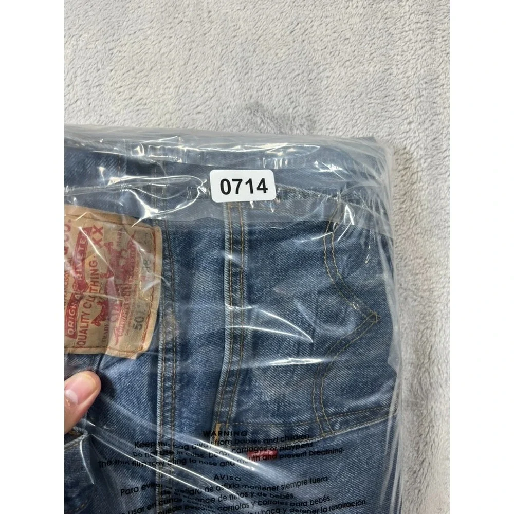 Levi's 501 XX Jeans Mens 38x33 Straight Shrink to Fit Button Fly Y2K Whiskers - Picture 13 of 13